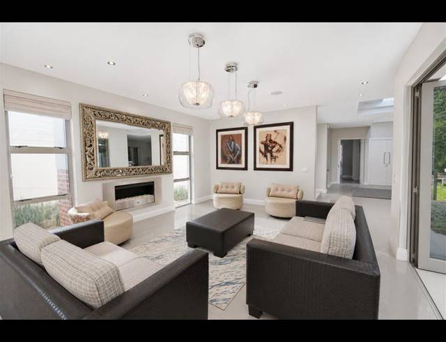4 BEDROOM HOUSE FOR SALE IN SENDERWOOD